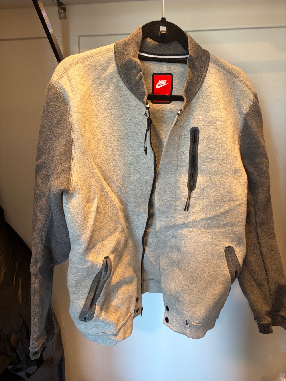 Nike Men’s Gray Two-Tone Bomber Jacket